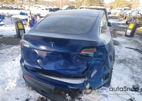 2021 Tesla Model Y Long Range Dual Motor All-Wheel Drive z USA, uszkodzony, nr VIN 5YJYGDEE5MF210479